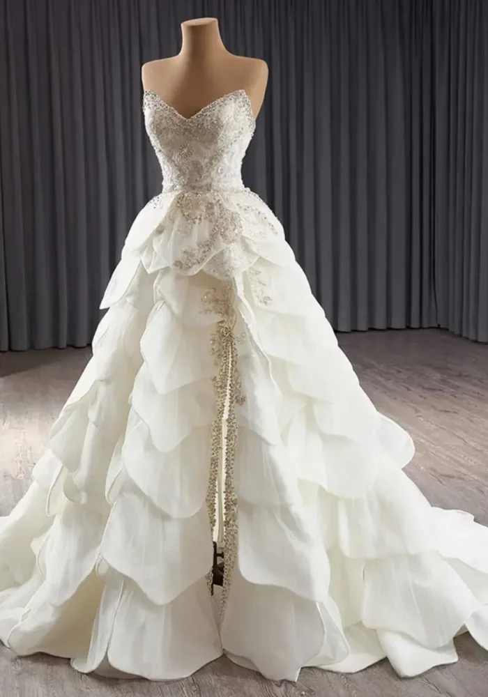 Strapless V neck Multi-layered Beaded Ball Gown Evening Dress Haute Couture Wedding Gowns