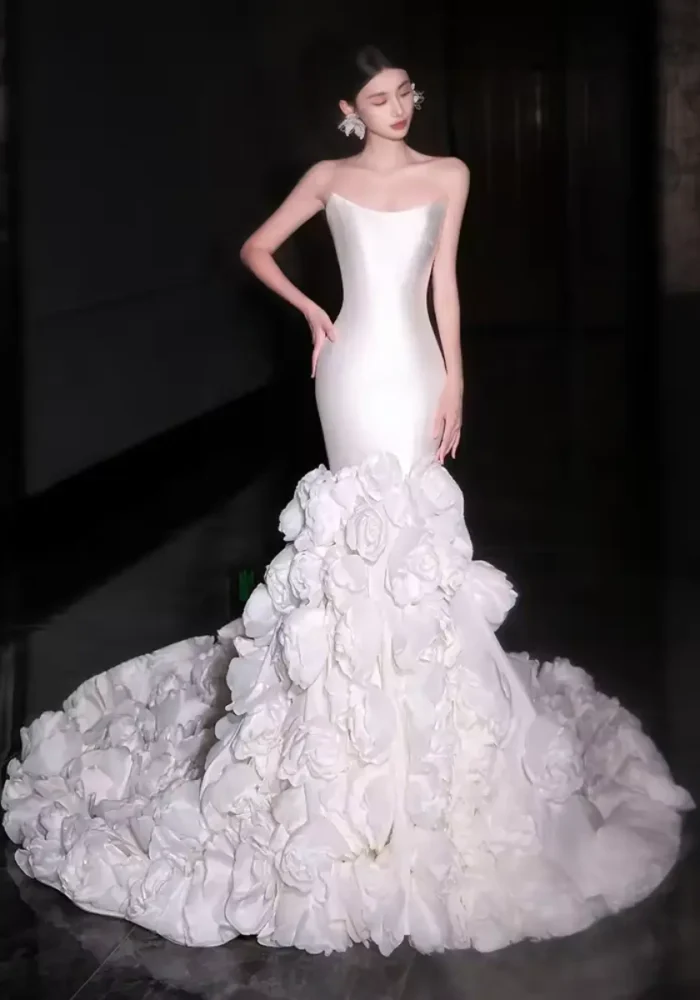 Vintage Scoop Glossy Satin Mermaid Wedding Gowns with 3D Flower